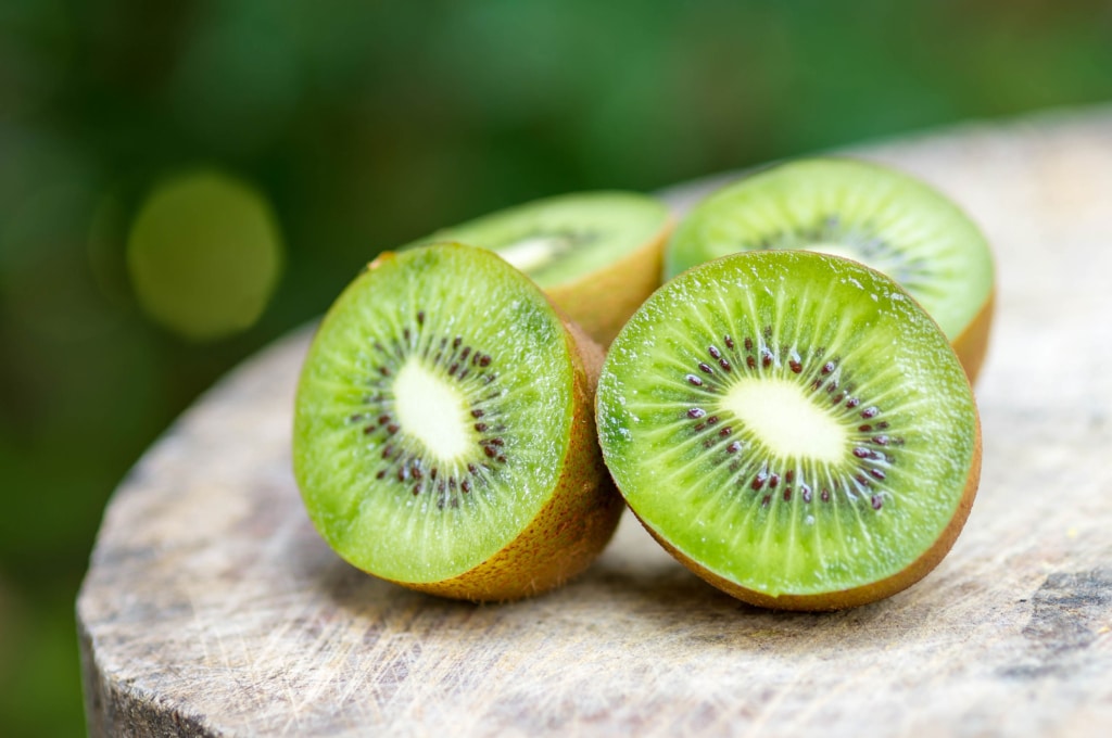 Organic kiwi puree for food industry