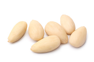 AMANDES ÉMONDÉES